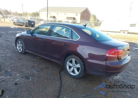 2013 Volkswagen Passat 2.5L Se z USA, uszkodzony, nr VIN 1VWBP7A38DC011870